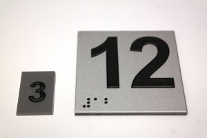 שלטי נגישות | שלטי ברייל